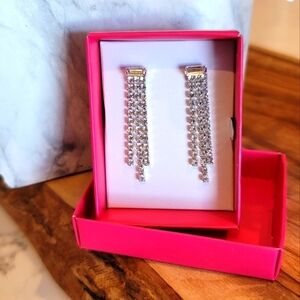 💥4 for $25💥 Avon Waterfall Chandelier Earrings